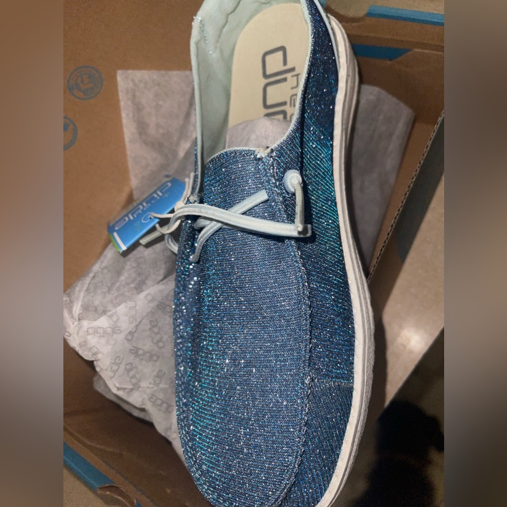 Brand New Girls Hey Dude Shoes. Youth 6/7. Blue glitter. (Glitter doesn’t shed)